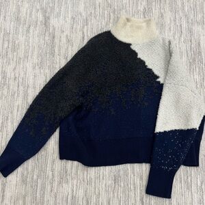 Lululemon turtleneck sweater